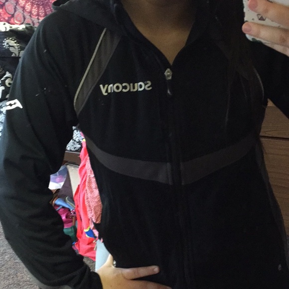 saucony rain jacket